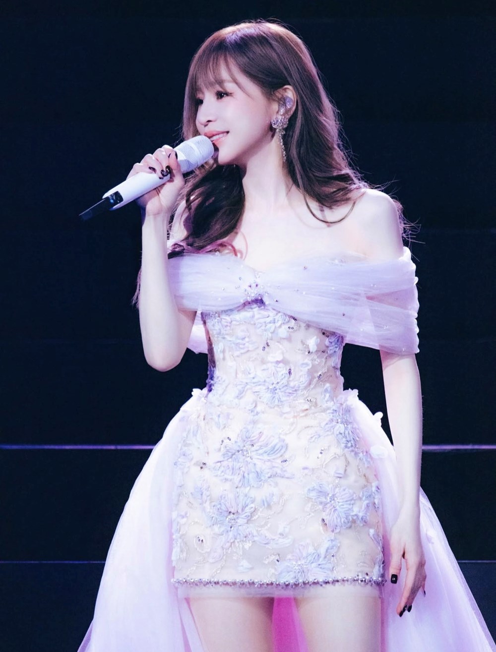 Mỹ nhân này được giới CEO công nghệ bảo vệ bằng mọi giá: Fandom giàu nhất showbiz, U45 trẻ đẹp như thiếu nữ - ảnh 4