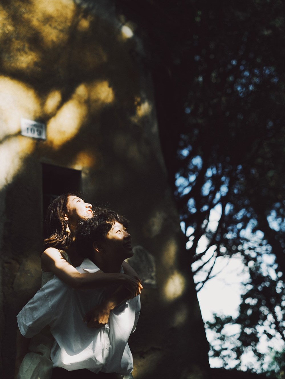 Từ tiếng Việt chỉ có một âm tiết nhưng diễn tả ranh giới mong manh giữa “có được” và “mất đi”, tiếng Anh không có từ tương đương - ảnh 2