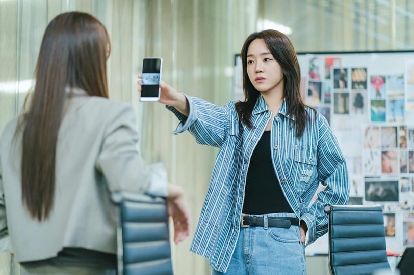 Khi đồng nghiệp hỏi mỉa: “Thưởng nhiều thế sao không khao?”, người EQ thấp tức tối còn người EQ cao chỉ đáp một câu mà đối phương ngượng chín mặt - ảnh 1