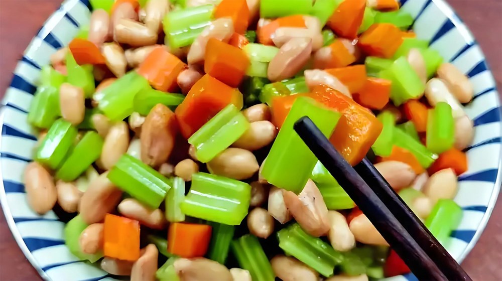 Đàn ông bổ gan thì mạnh mẽ, phụ nữ bổ gan thì ngày càng trẻ đẹp: Mùa xuân hãy ăn 4 loại rau này để giải độc, hết nóng trong và gan khỏe mạnh - ảnh 2