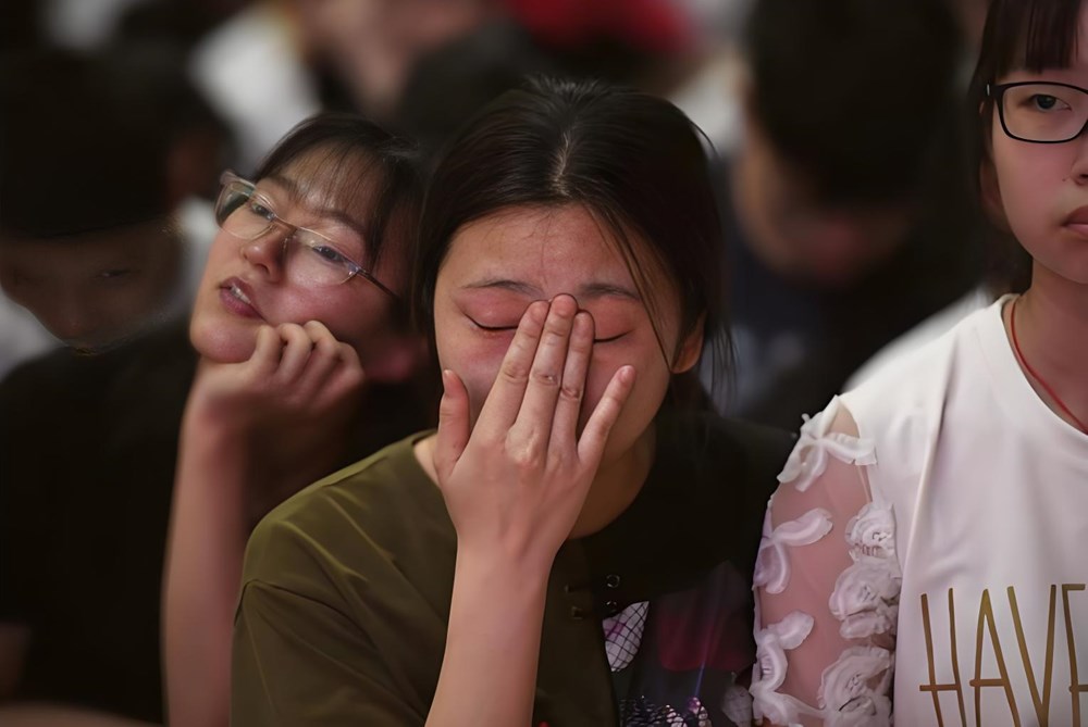 Tôi chỉ nhận ra điều này ở tuổi 46: Đừng bao giờ đăng 3 thứ này lên MXH, nó thể hiện EQ thấp và một điều tệ hơn thế - ảnh 2