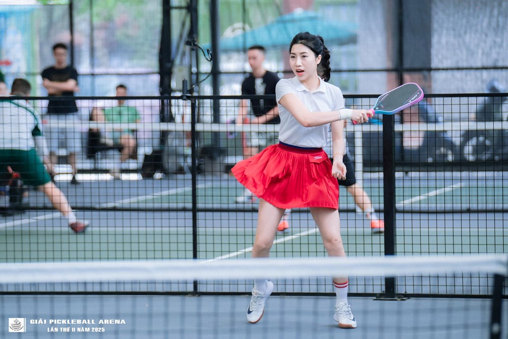 Hotgirl khoe chân dài thẳng tắp, nuột nà nhờ pickleball, hoá ra là em gái hot nhất làng bóng đá từng nhận Hoà Minzy là chị dâu - ảnh 2