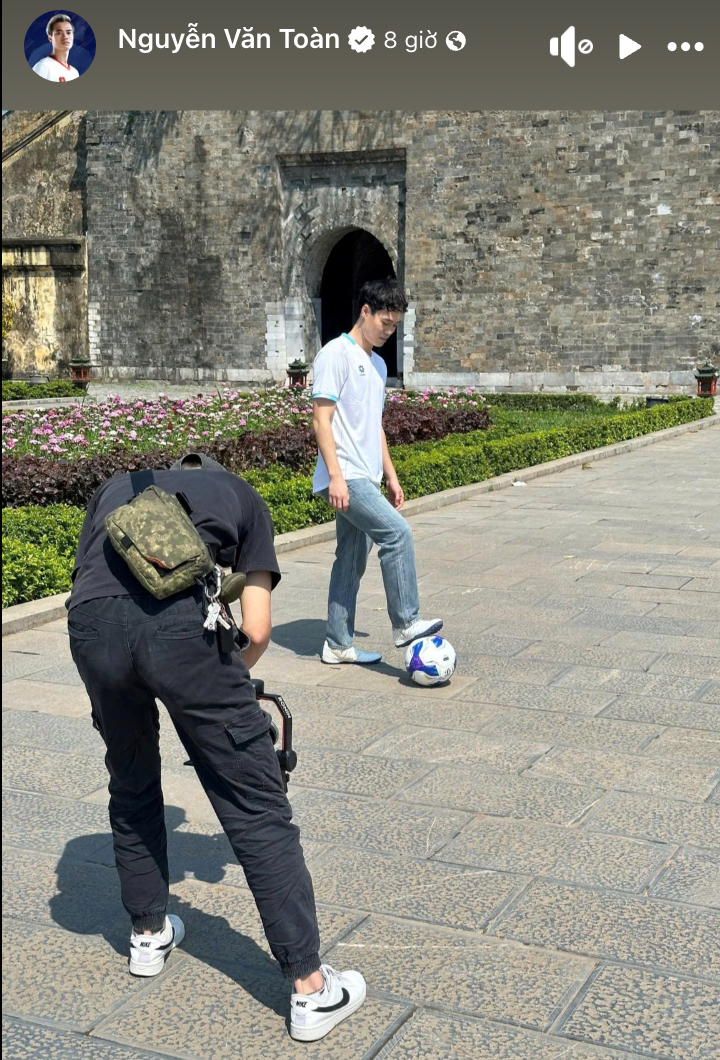 Bài đăng gây chú ý của Văn Toàn giữa lúc liên tục bị réo tên khi Hoà Minzy công khai chồng quân nhân - ảnh 1