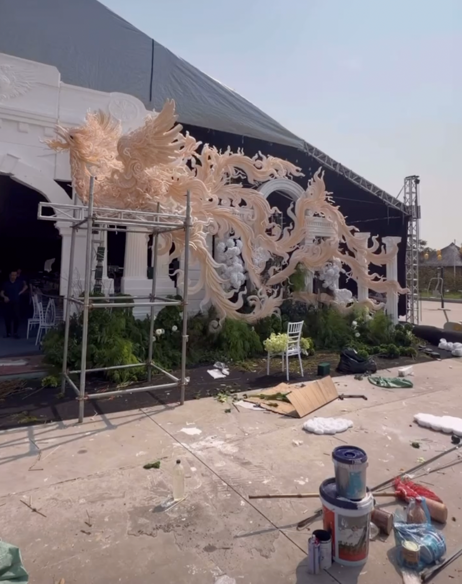 Choáng với rạp cưới Đức Huy và MC Mù Tạt: Rồng phượng khổng lồ, đèn phủ kín, quy mô nhất nhì làng bóng đá - ảnh 3