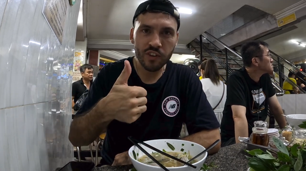 Khách Tây tự tin đi ăn quán Việt bằng tiếng Việt: Món đầu gọi sai tên, món thứ hai khiến nhân viên phục vụ “sốc“ - ảnh 2