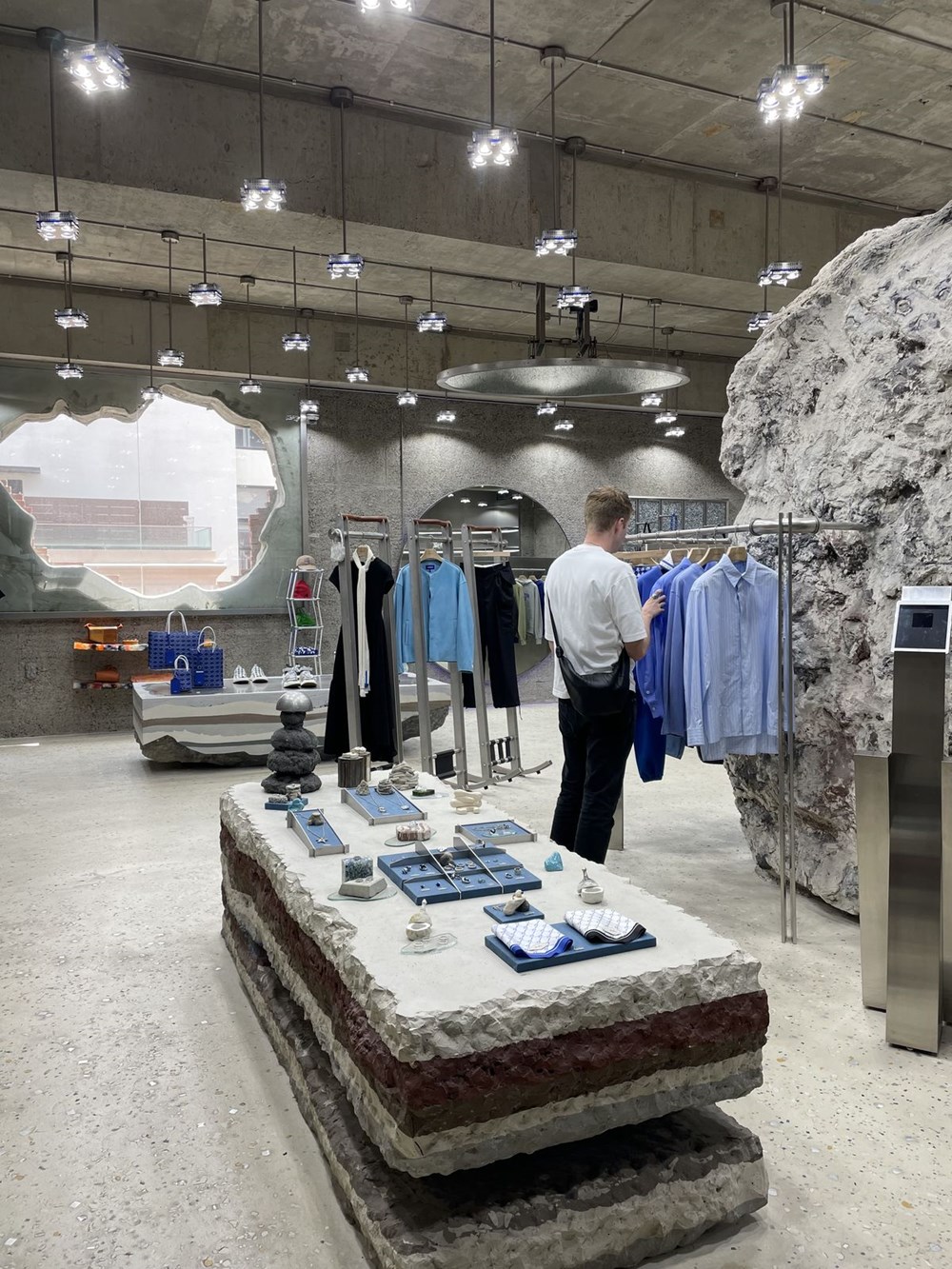 Nghịch lý Mango: Bước vào thời hoàng kim ở phương Tây nhưng “chết dần chết mòn” ở châu Á - ảnh 6