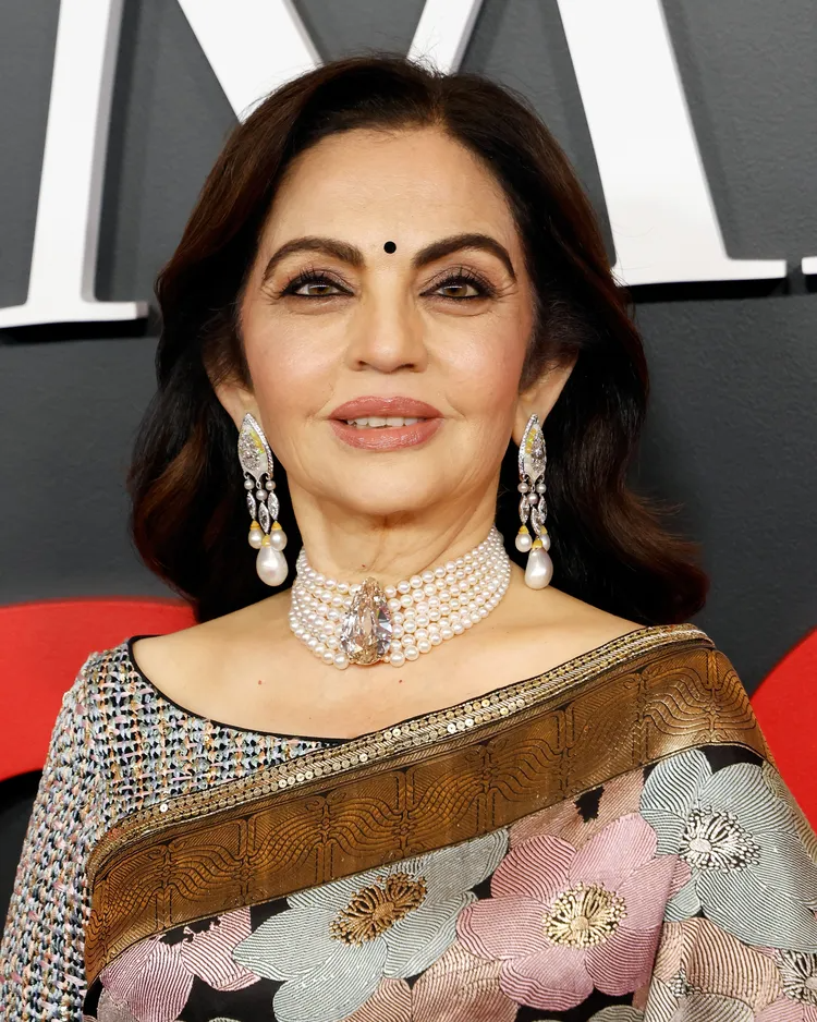 Người phụ nữ giàu nhất châu Á đeo viên kim cương có một không hai đến Gala TIME100 - ảnh 3