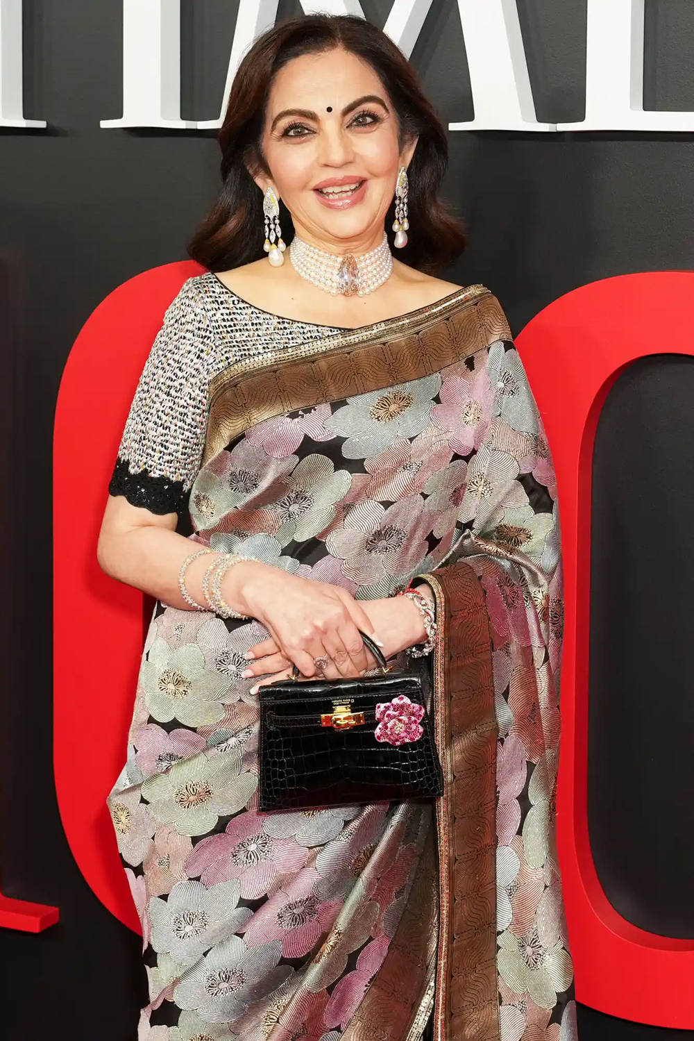 Người phụ nữ giàu nhất châu Á đeo viên kim cương có một không hai đến Gala TIME100 - ảnh 2