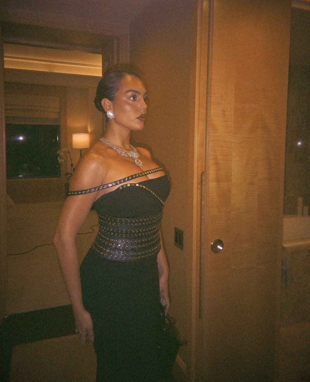 Vợ sắp cưới của Cristiano Ronaldo dát kim cương, nhan sắc lấn át dàn sao Met Gala 2026 - ảnh 3
