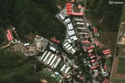 Căn cứ đầu não Venezuela bị Mỹ tấn công: Ảnh vệ tinh lộ thiệt hại nghiêm trọng - ảnh 1