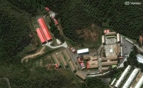 Căn cứ đầu não Venezuela bị Mỹ tấn công: Ảnh vệ tinh lộ thiệt hại nghiêm trọng - ảnh 3