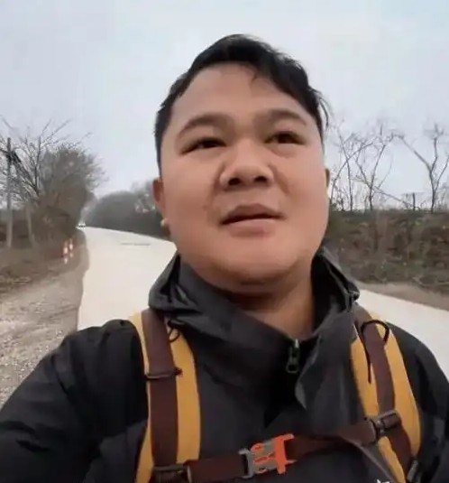 Chàng trai 9x đi bộ 1.400 km về quê đón Tết: 'Chân không còn là của mình' và cái kết làm cha già nức nở - ảnh 2