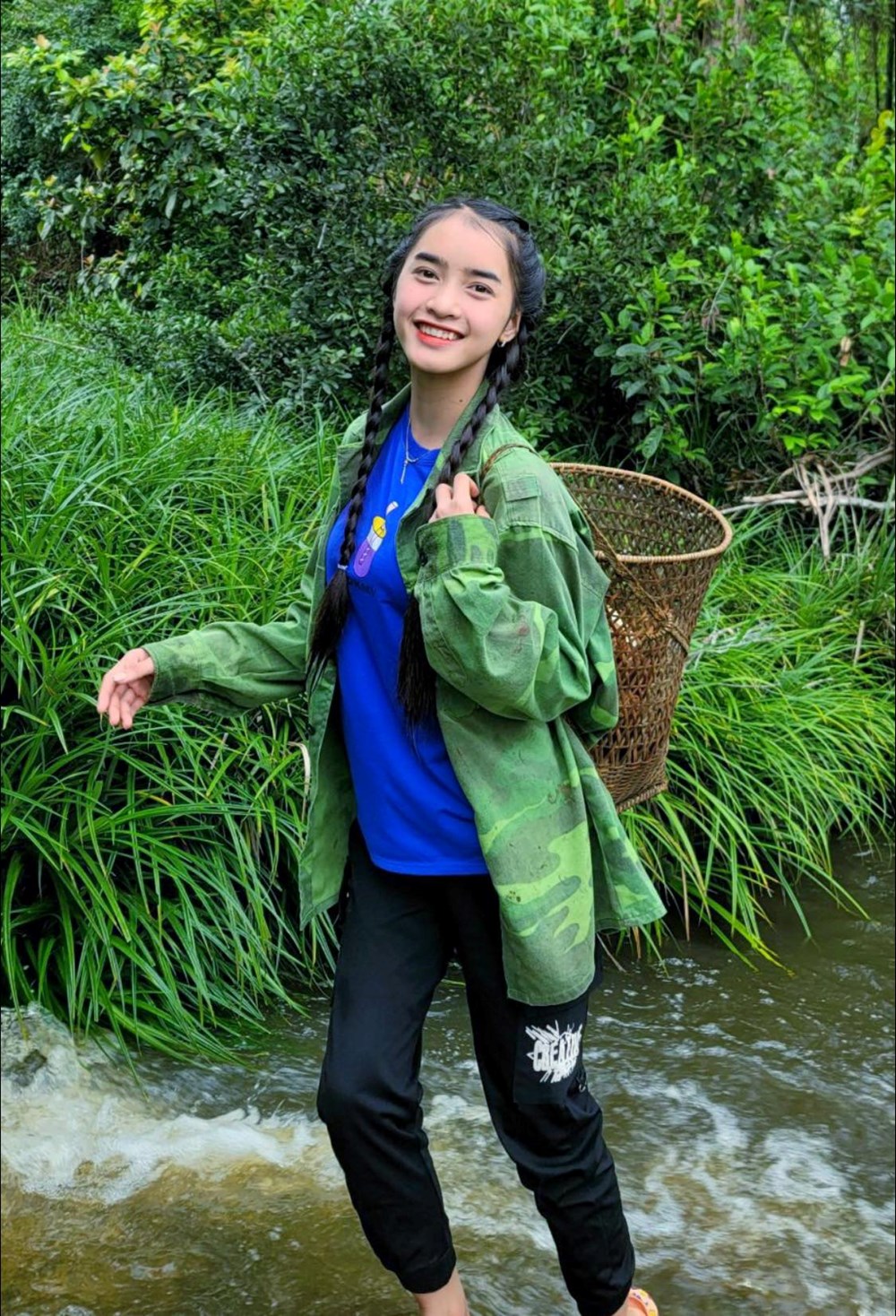 Yona Cươn: Cô gái vùng cao gầy gò, mộc mạc ngày càng xinh đẹp, hút hồn với gần 7 triệu người theo dõi - ảnh 2