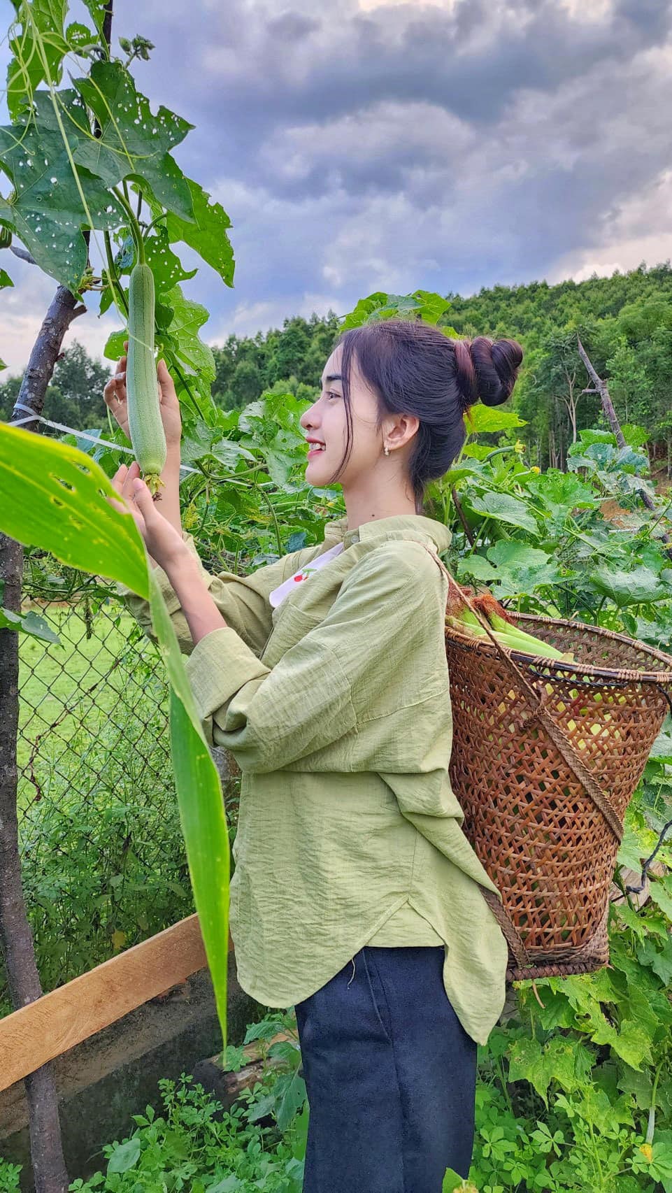 Yona Cươn: Cô gái vùng cao gầy gò, mộc mạc ngày càng xinh đẹp, hút hồn với gần 7 triệu người theo dõi - ảnh 6