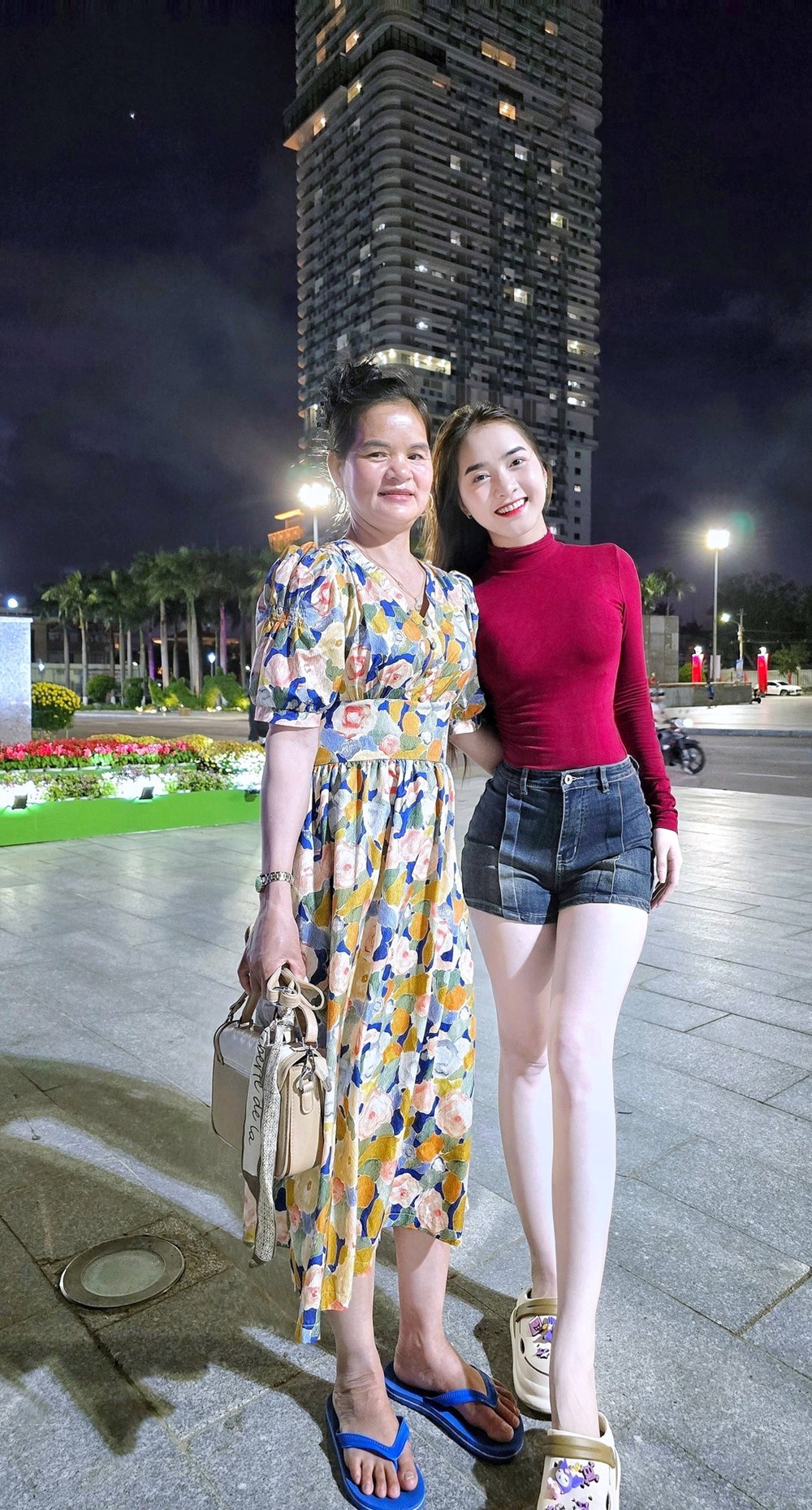 Cận cảnh nhan sắc xinh đẹp trong sáng của bông hoa núi rừng Bana Yona Cươn ở tuổi 22 - ảnh 7