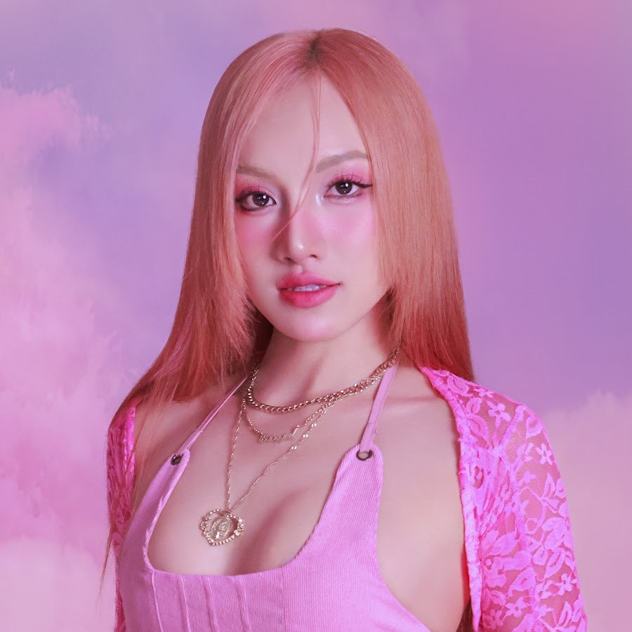 Fenni Phan Ngân gây sốt khi hát ở quán ăn, nhan sắc nổi bật thu hút mọi ánh nhìn - ảnh 3