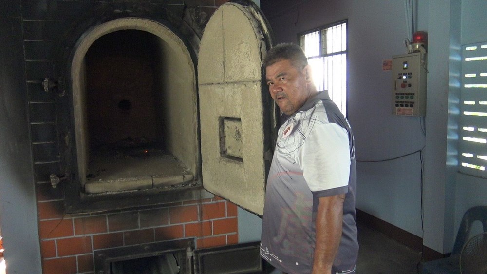 Thái Lan: Bị từ chối bán dầu, người đàn ông quay lại với quan tài chứa thi thể - ảnh 2