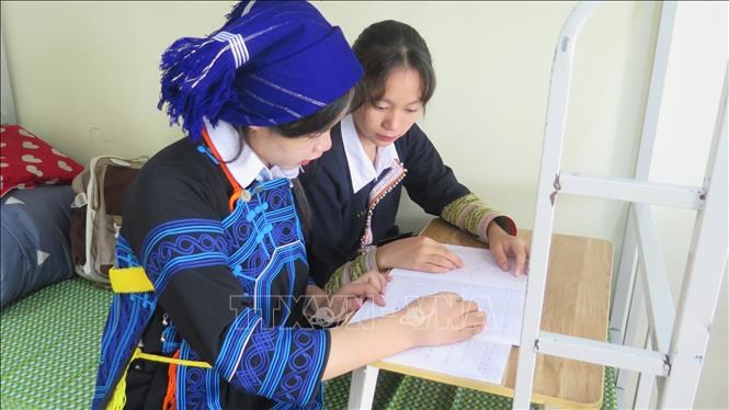 Học sinh Trường THPT Dân tộc nội trú tỉnh Lào Cai miệt mài ôn luyện cho kỳ thi