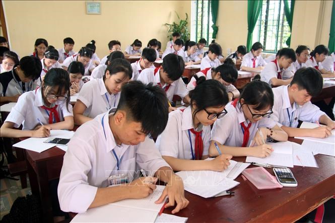 Giờ ôn tập chuẩn bị cho kỳ thi vào lớp 10 THPT của học sinh Trường THCS Kim Thái\n(Vụ Bản, Nam Định).