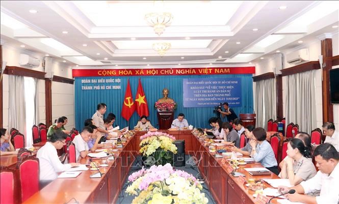 Quang cảnh buổi làm việc.