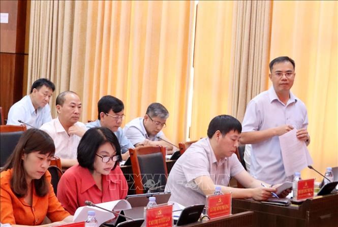 Chủ tịch UBND thành phố Điện Biên Phủ Nguyễn Quang Hưng phát biểu tại Hội nghị.