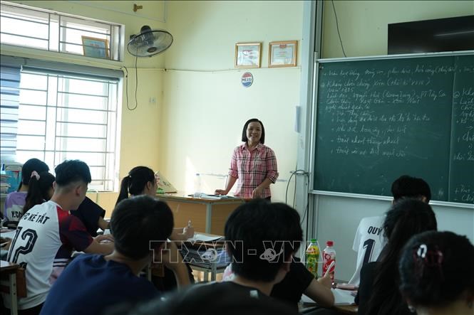 Học sinh luôn được thầy, cô giáo hỗ trợ bằng cách gửi đề và giảng giải chi tiết.