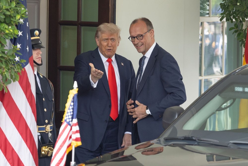 Tổng thống Mỹ Donald Trump (giữa) và Thủ tướng Đức Friedrich Merz tại cuộc gặp ở Nhà Trắng, Washington, D.C., Mỹ, ngày 5.6.2025. Ảnh: THX/TTXVN