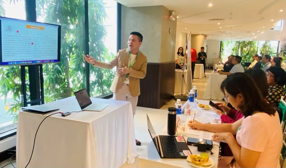 Các tiểu ban trao đổi về các chủ đề của hội nghị. Ảnh: THANH HÙNG
