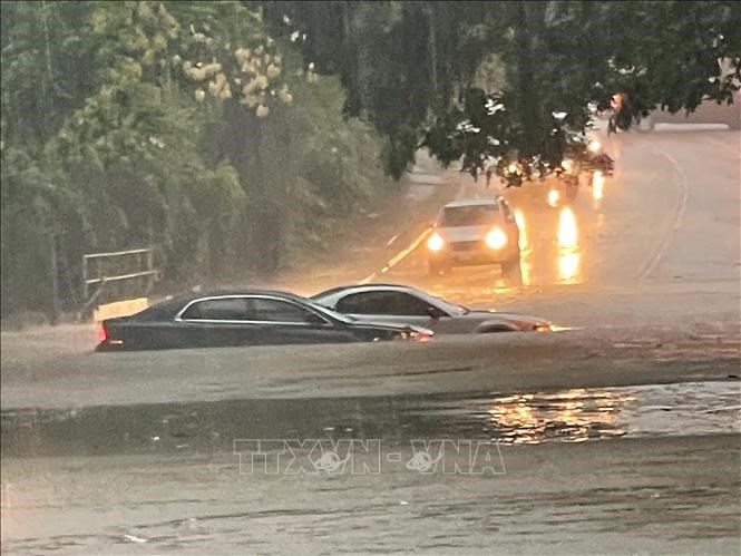 Cảnh ngập lụt sau những trận mưa lớn tại Dallas, Texas, Mỹ. Ảnh tư liệu - minh họa: AFP/TTXVN