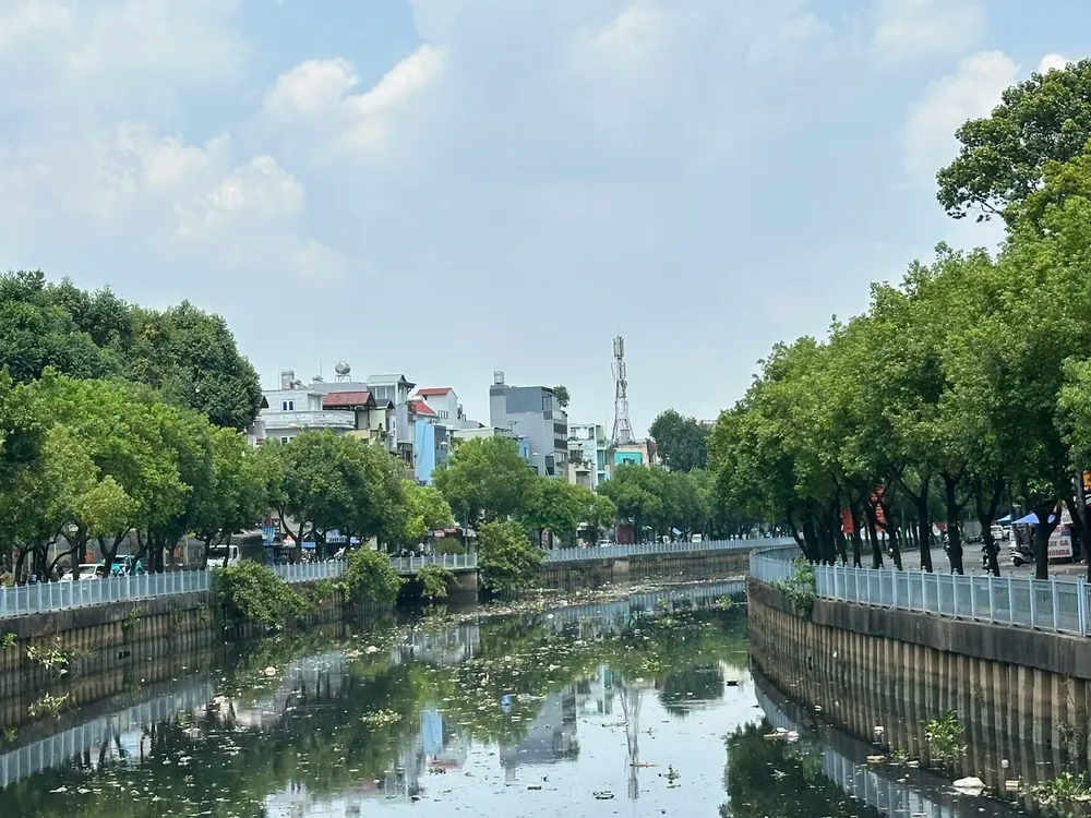 Rác trên kênh Nhiêu Lộc - Thị Nghè, quận Tân Bình, TPHCM. Ảnh: Thanh Hiền