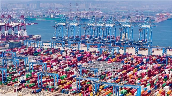 Cảng hàng hóa Thanh Đảo, tỉnh Sơn Đông, Trung Quốc ngày 3.7.2024. Ảnh: THX/TTXVN