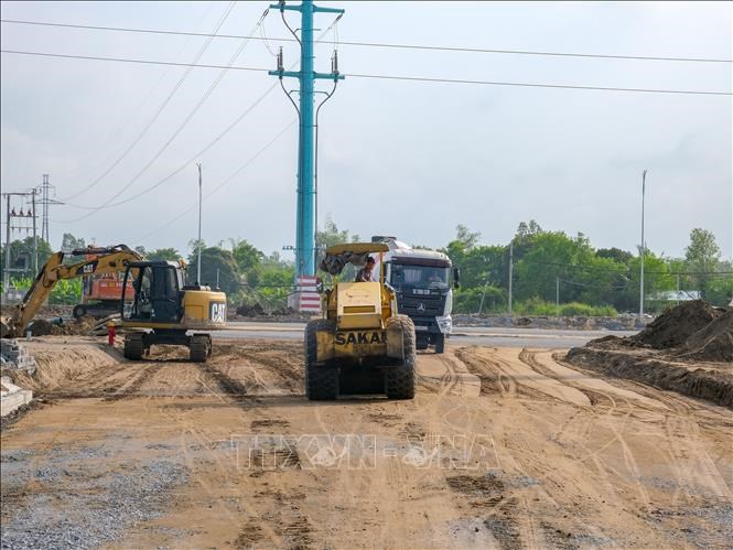 Thi công hạ tầng Khu công nghiệp VSIP Cần Thơ.