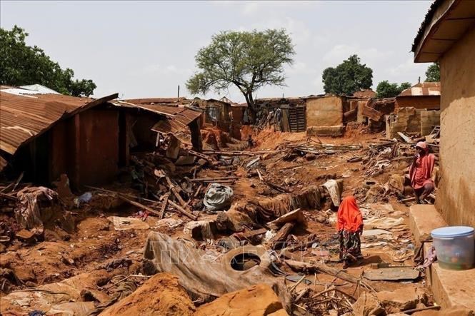 Thiệt hại do lũ quét tại bang Niger, Nigeria ngày 31.5.2025. Ảnh: REUTERS/TTXVN