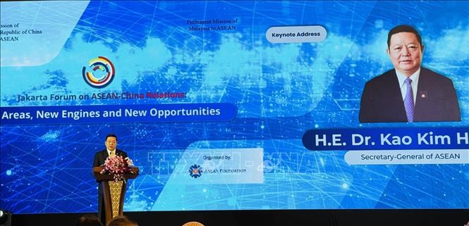 Tổng Thư ký ASEAN, Tiến sĩ Kao Kim Hourn phát biểu tại diễn đàn.