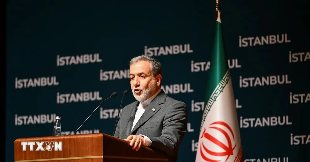 Ngoại trưởng Iran Abbas Araghchi phát biểu tại cuộc họp báo ở Istanbul, Thổ Nhĩ Kỳ, ngày 22.6.2025. Ảnh: THX/TTXVN