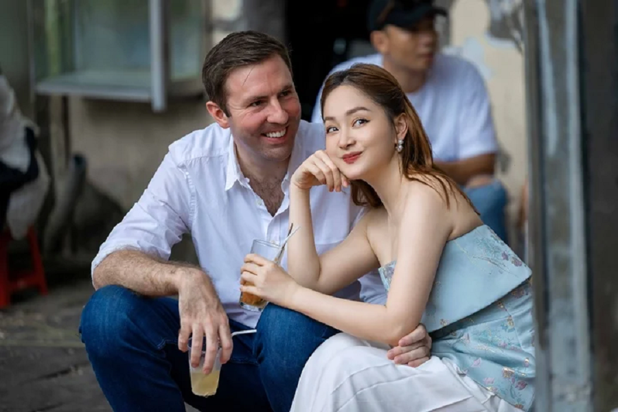 Diễn viên Lan Phương thường xuyên chia sẻ ảnh chụp cùng chồng trên trang cá nhân.
