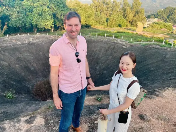 Lan Phương và chồng tây.