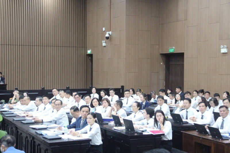 Các luật sư tham gia bào chữa tại phiên tòa.