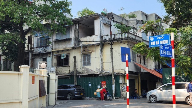 UBND Tp.Hà Nội giao 1.328,77m2 đất tại số 22 phố Liễu Giai, phường Cống Vị cho Công ty TNHH Đầu tư và Kinh doanh Bất động sản Việt – Úc.