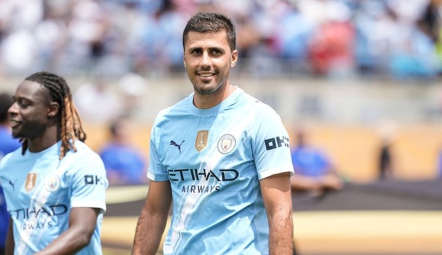 Rodri đá chính cho Man City sau quãng thời gian dài dưỡng thương.