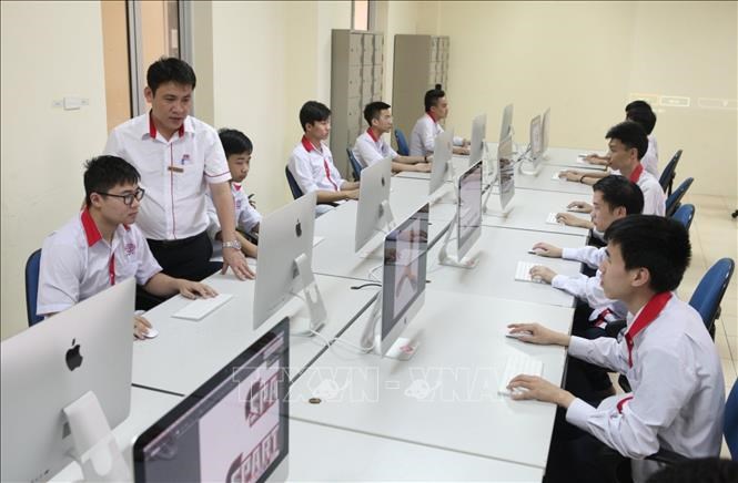 Công nghệ thông tin là ngành thu hút nhiều học viên tại các trường cao đẳng nghề hiện nay. Ảnh: Diệu Thúy/TTXVN