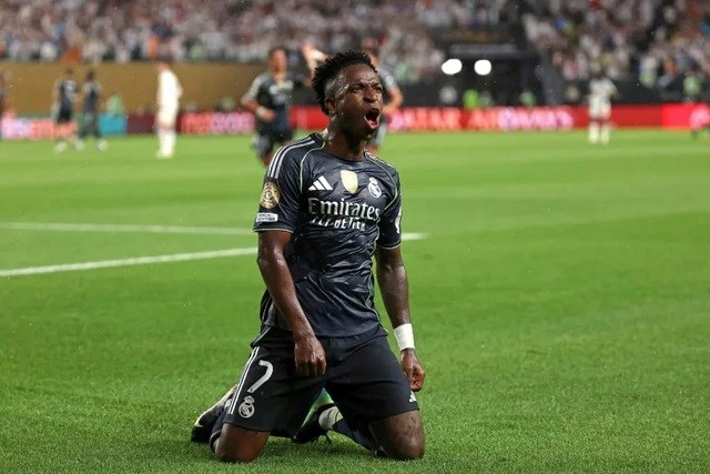 Vinicius Junior đã gây ấn tượng trong chiến thắng trước Salzburg giúp Real Madrid đứng đầu bảng H vòng loại FIFA Club World Cup 2025. (Ảnh: FRANCK FIFE/AFP)