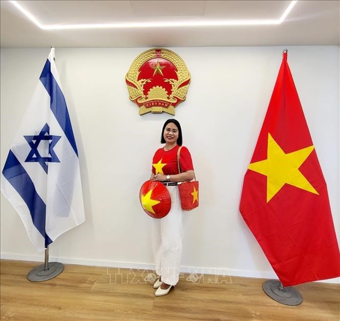 Bà Trương Thị Hồng - Chủ tịch Hội người Việt Nam tại Israel.