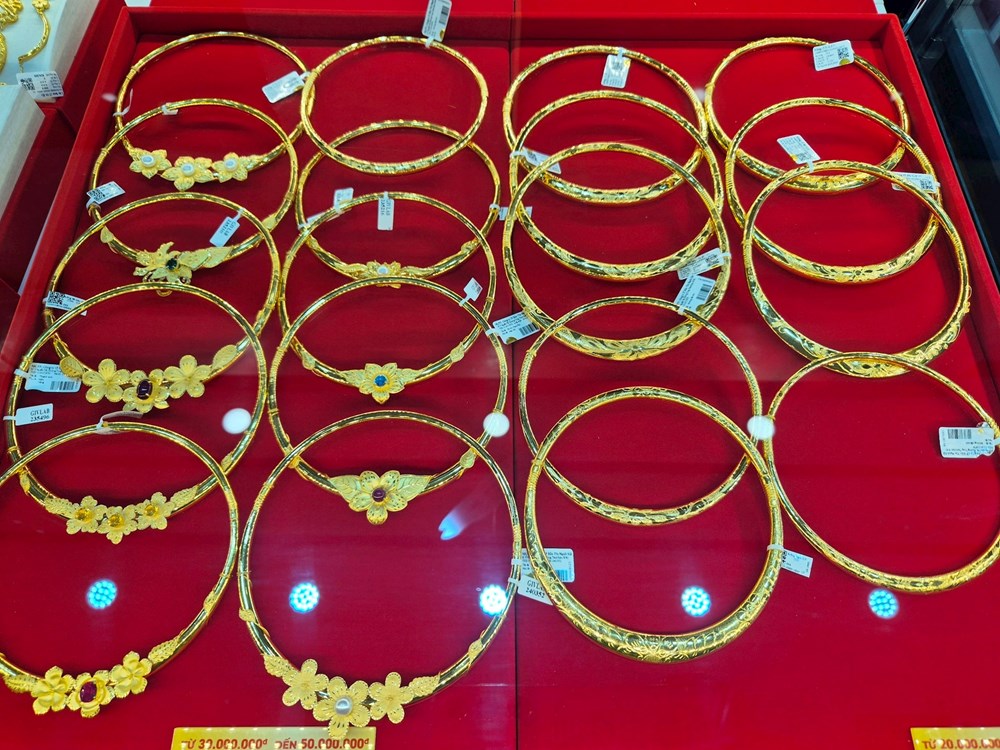 Giá vàng hầu như không biến động trong sáng nay. Ảnh: H.T