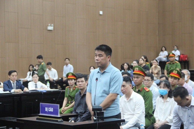 Bị cáo Nguyễn Văn Hậu trả lời xét hỏi của Hội đồng xét xử.