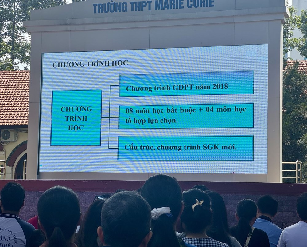 Chương trình GDPT 2018 các em có 8 môn bắt buộc và 4 môn tự chọn, chia thành các tổ hợp khác nhau tùy theo các trường.
