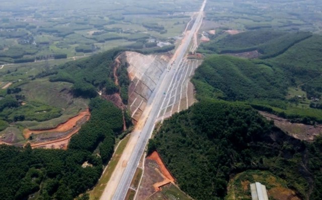 Các đoạn cao tốc Bắc - Nam qua địa bàn Hà Tĩnh cơ bản đã đưa vào khai thác. Ảnh Anh Ngọc.