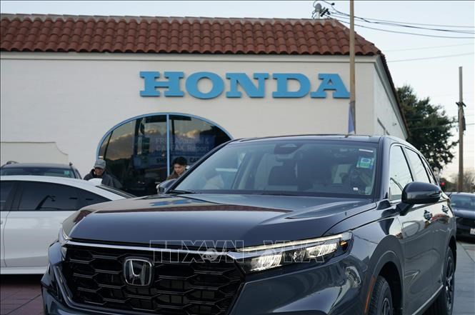 Tại một đại lý bán xe của Honda ở Burlingame, California (Mỹ). Ảnh: THX/TTXVN