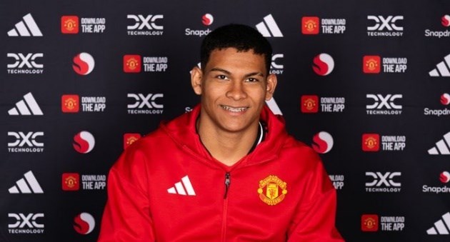 Diego Leon gia nhập Man United.