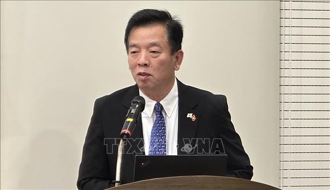 Đại sứ Vũ Hồ phát biểu khai mạc chương trình. Ảnh: Đức Thắng/TTXVN